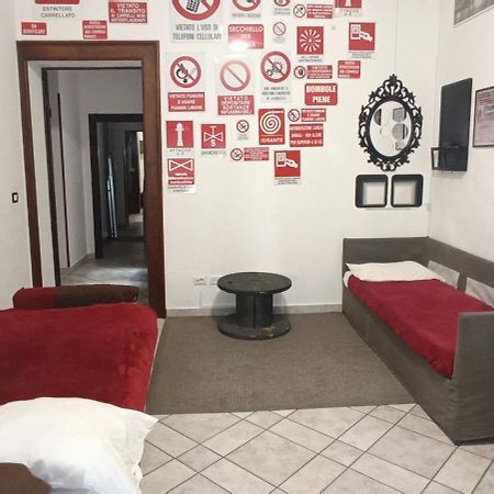 Casa Vacanze Completa Di Tutto E Anche Di Piu Livorno Exterior foto